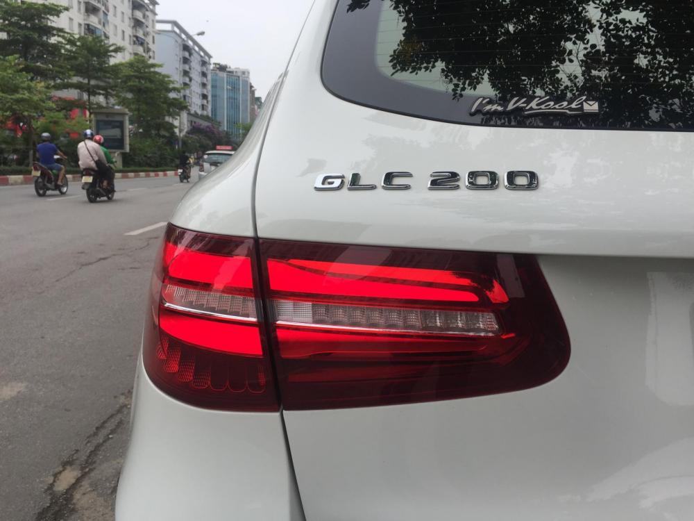 Mercedes-Benz GLC-Class 200 2018 - Bán ô tô Mercedes GLC 200 năm sản xuất 2018, màu trắng