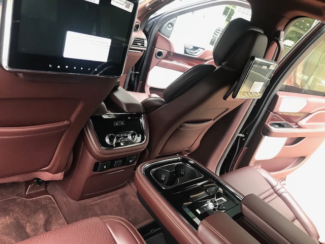 Lincoln Navigator Black Labe L  2019 - Cần bán xe Lincoln Navigator Black Labe L đời 2019, màu đỏ, nhập khẩu nguyên chiếc