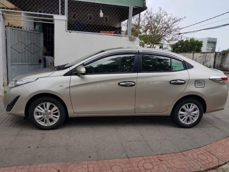 Toyota Vios E 2019 - Bán Toyota Vios E năm 2019, màu vàng cát, siêu lướt