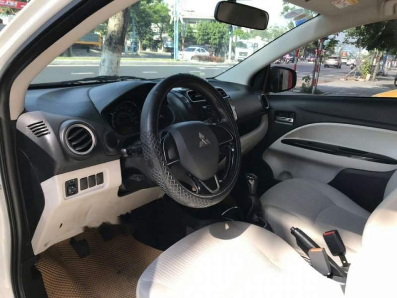 Mitsubishi Attrage   2017 - Bán Mitsubishi Attrage năm 2017, màu trắng, xe nhập
