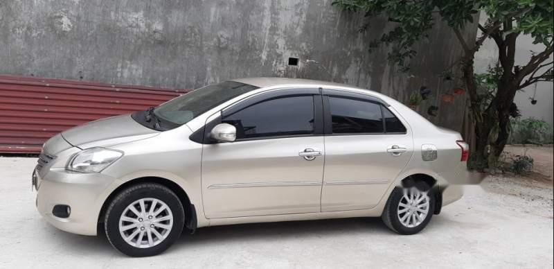 Toyota Vios E 2012 - Cần bán Toyota Vios E sản xuất 2012, màu vàng còn mới