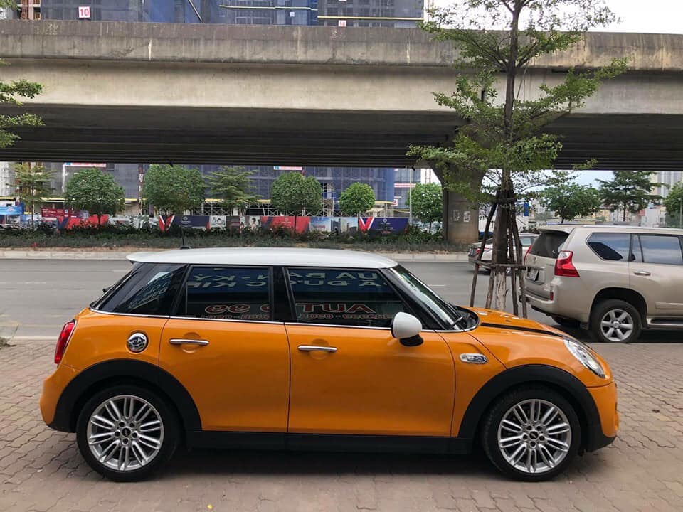 Mini Cooper cooper S 2017 - Cần bán xe Mini Cooper S sản xuất năm 2017, màu cam, nhập khẩu nguyên chiếc