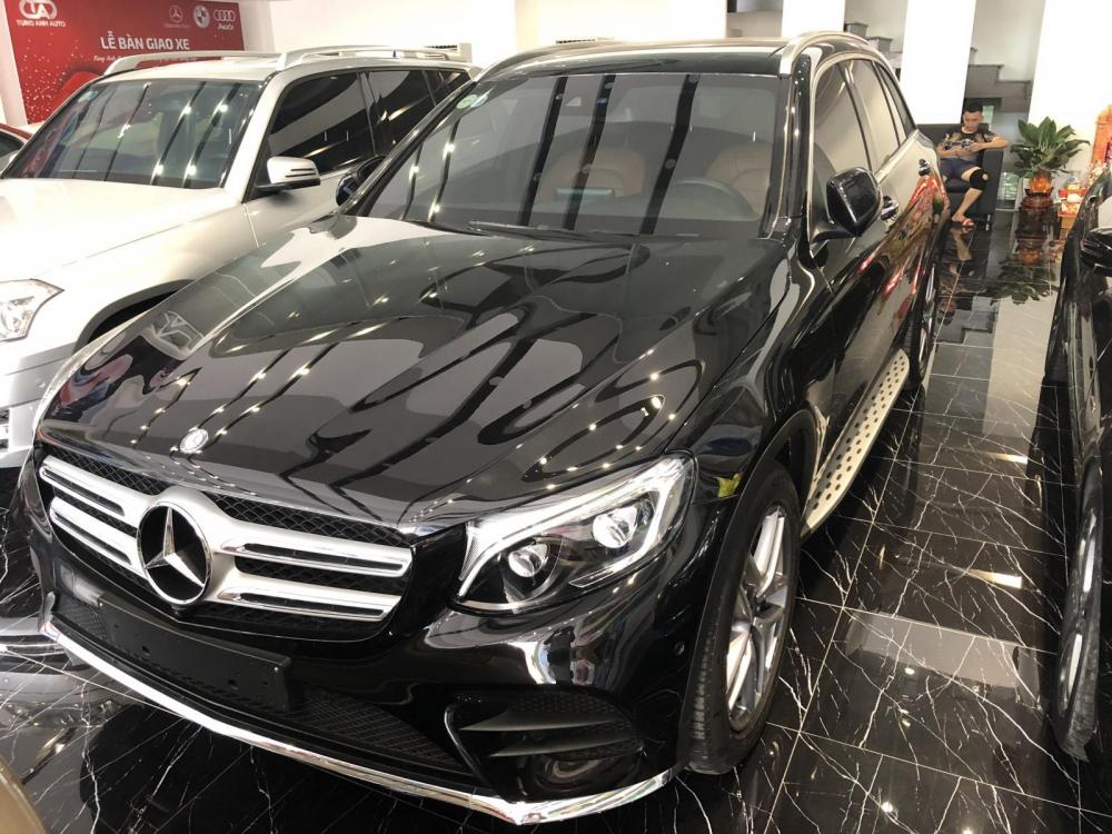 Mercedes-Benz GLC-Class 4matic 2017 - Bán ô tô Mercedes 4matic năm 2017, màu đen