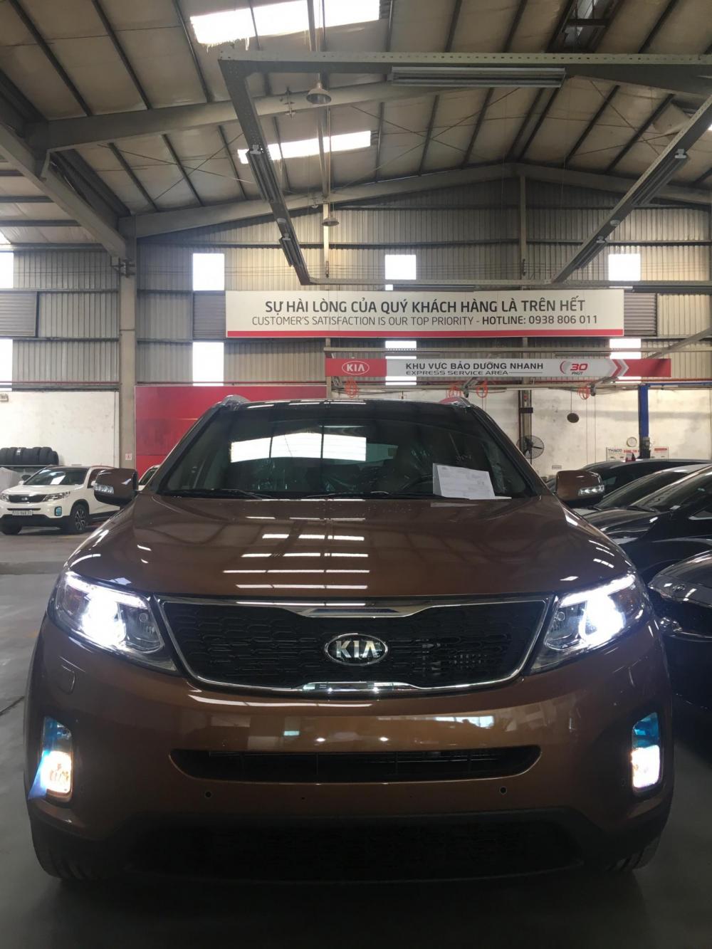 Kia Sorento DATH 2019 - Bán xe Kia Sorento DATH sản xuất năm 2019, màu nâu, giá 949tr