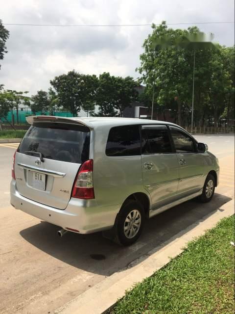 Toyota Innova   2.0E  2012 - Chính chủ bán xe Toyota Innova 2.0E đời 2012, màu bạc số sàn