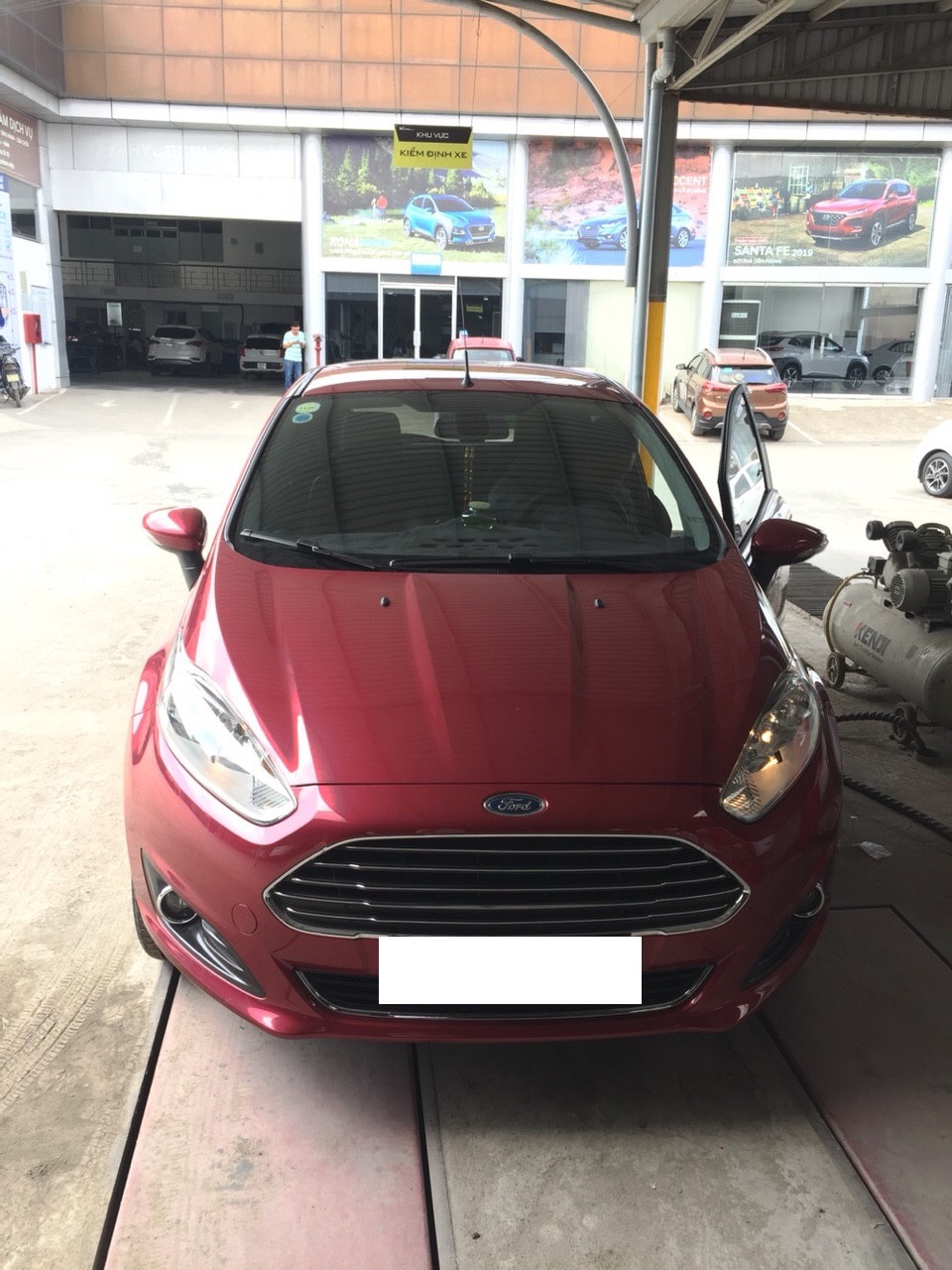 Ford Fiesta S 2018 - Bán Ford Fiesta S 1.5AT, Hatchback, đời 2018, màu đỏ, như mới