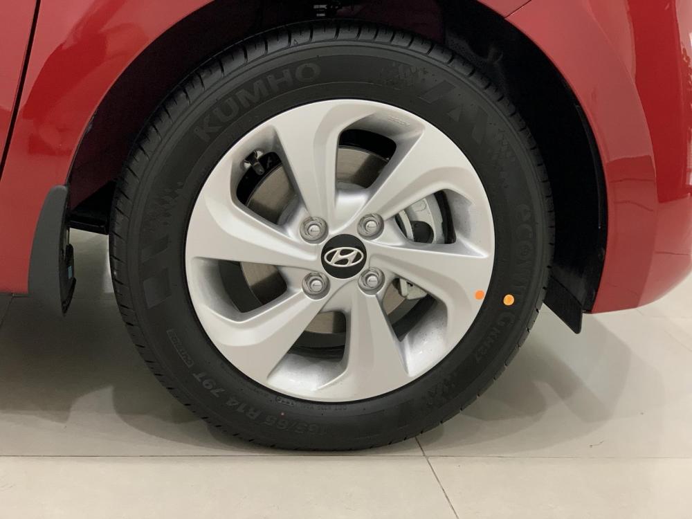 Hyundai Grand i10 1.2 AT  2019 - Hyundai Grand I10 Sedan AT, màu đỏ, xe giao ngay, nhận xe chỉ với 130tr, hỗ trợ đăng ký grab. Lh: 0977 139 312