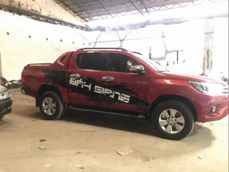 Toyota Hilux 2017 - Bán Toyota Hilux sản xuất 2017, màu đỏ, xe nhập  