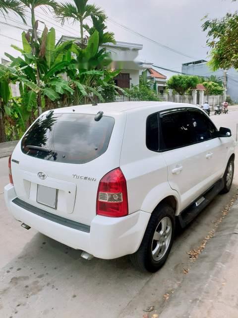 Hyundai Tucson 2006 - Bán xe Hyundai Tucson đời 2006, màu trắng, xe nhập số sàn