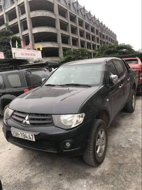 Mitsubishi Triton 2010 - Cần bán lại xe Mitsubishi Triton sản xuất 2010, màu đen, nhập khẩu