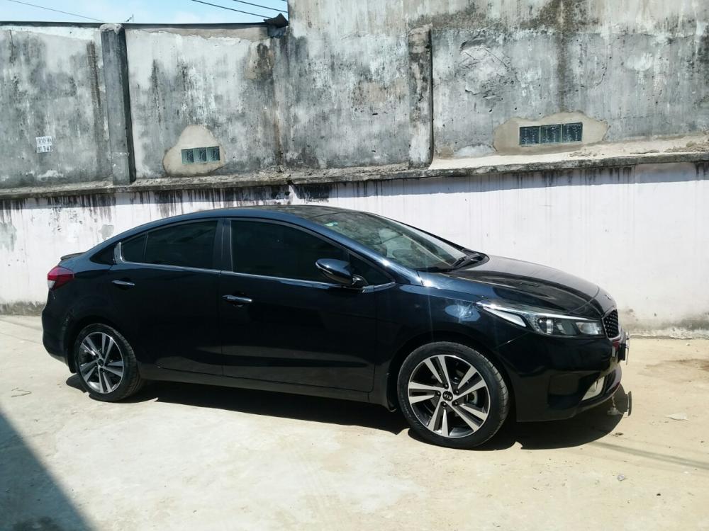 Kia Cerato 1.6AT 2019 - Bán ô tô Kia Cerato 1.6AT sản xuất năm 2019, màu đen  