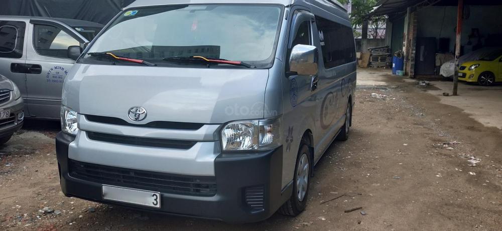 Toyota Hiace 2015 - Bán xe Toyota Hiace năm 2015, máy dầu 16 chỗ màu bạc, nhập khẩu nguyên chiếc