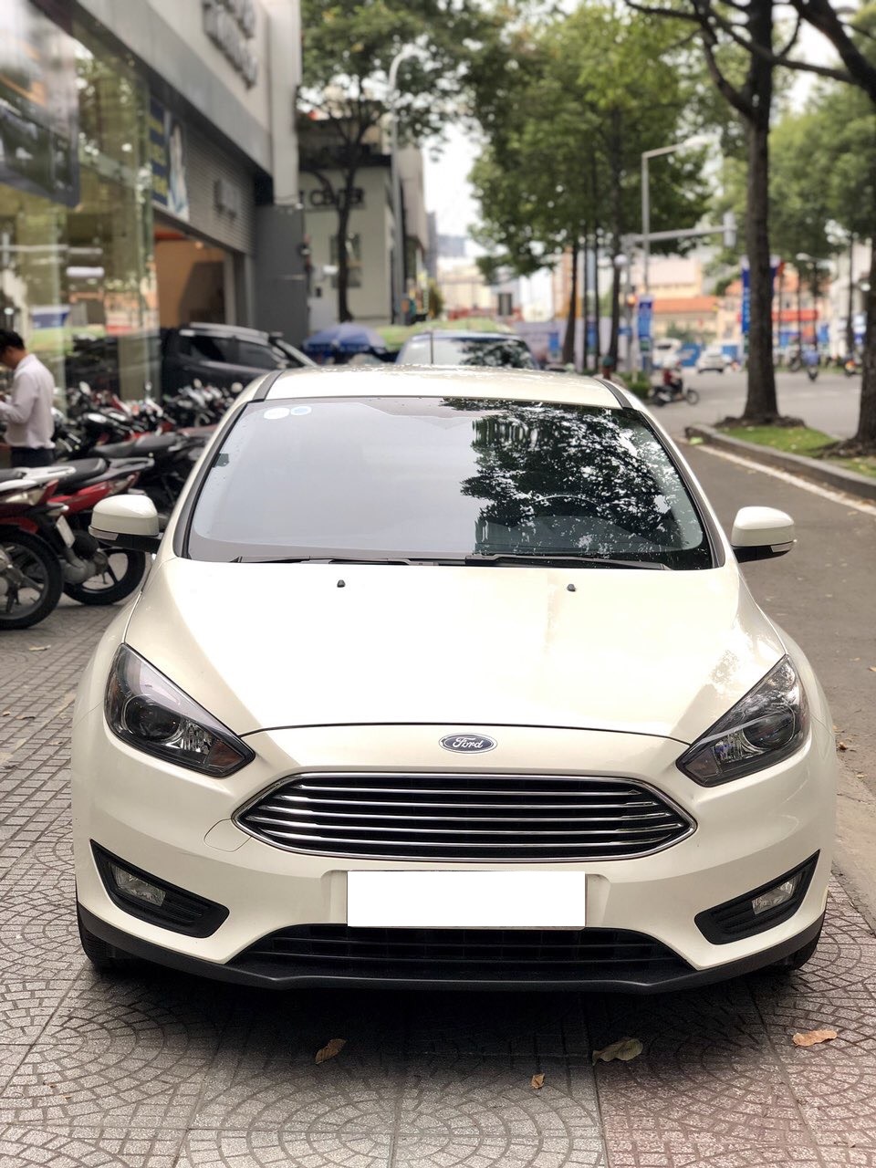 Ford Focus Trend  2018 - Bán ô tô Ford Focus Trend SX 2018, xe như mới, chính hãng có bảo hành