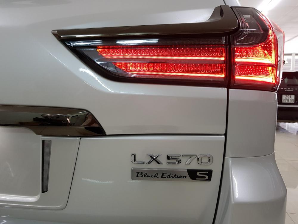 Lexus LX 570 Blakc Edition S 2019 - Cần bán Lexus LX 570 Blakc Edition S đời 2019, màu trắng, nhập khẩu nguyên chiếc