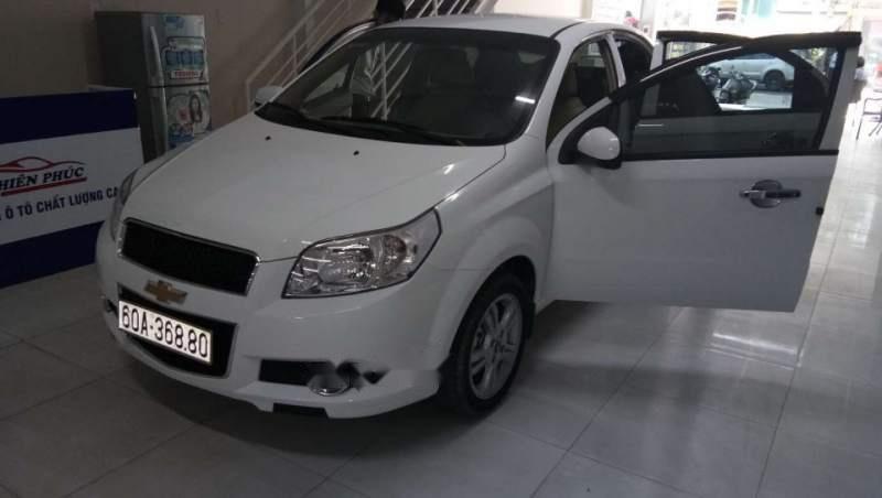 Chevrolet Aveo 2017 - Cần bán xe Chevrolet Aveo sản xuất 2017, màu trắng, nhập khẩu nguyên chiếc, giá tốt