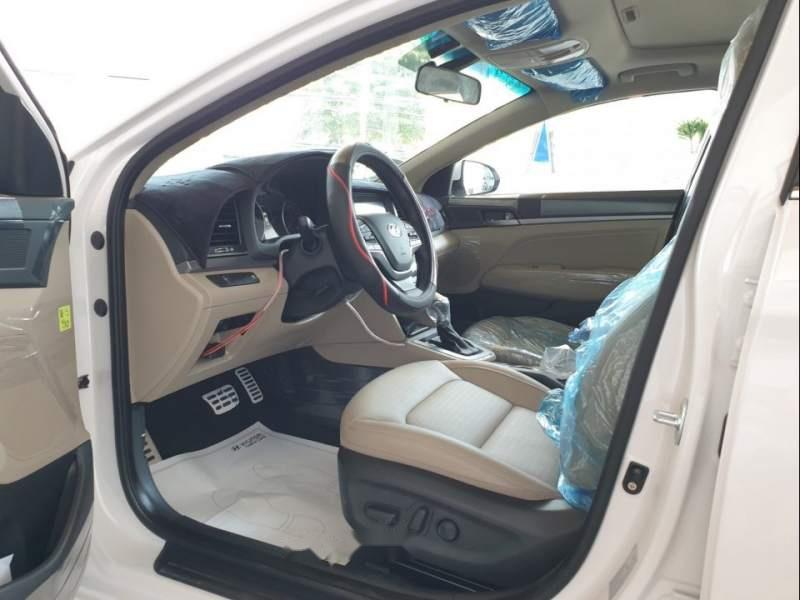 Hyundai Elantra  2.0AT 2019 - Bán Hyundai Elantra 2.0AT 2019, phiên bản Sedan hạng C sang trọng nhưng tiết kiệm nhiên liệu