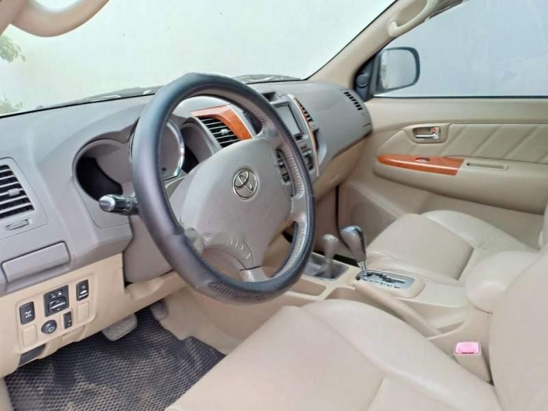 Toyota Fortuner   2010 - Bán xe Toyota Fortuner năm sản xuất 2010, màu đen, xe đẹp