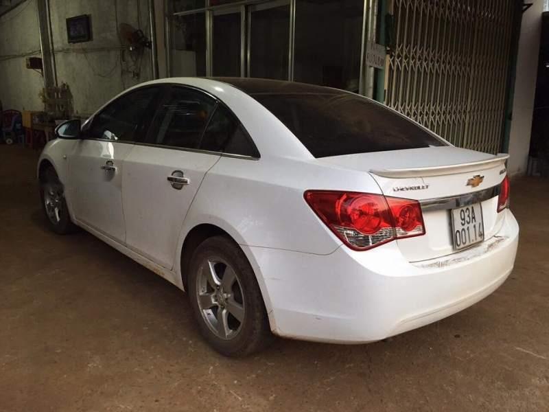 Chevrolet Cruze   2011 - Cần bán xe Chevrolet Cruze đời 2011, màu trắng