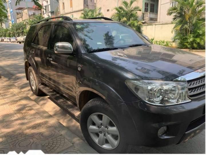 Toyota Fortuner  2.5MT 2011 - Cần bán xe Toyota Fortuner 2.5MT đời 2011, màu đen chính chủ