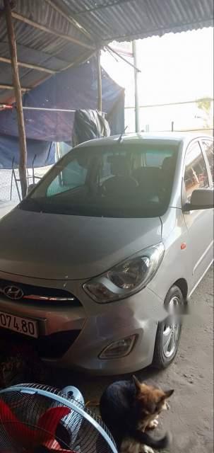 Hyundai Grand i10 2011 - Cần bán gấp Hyundai i10 năm 2011, màu bạc, xe nhập