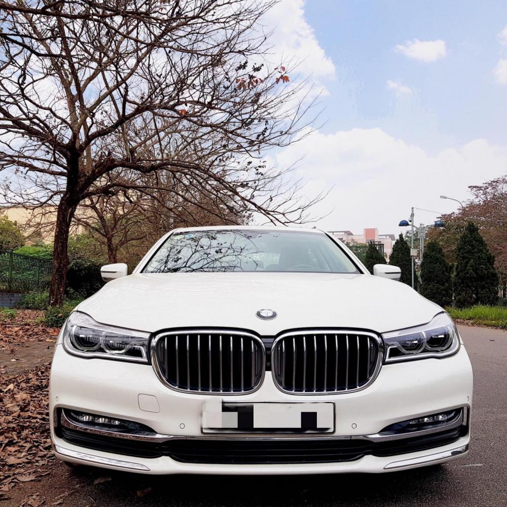 BMW 7 Series 730 Li 2017 - Cần bán xe BMW 7 Series 730 Li đời 2017, màu trắng, nhập khẩu