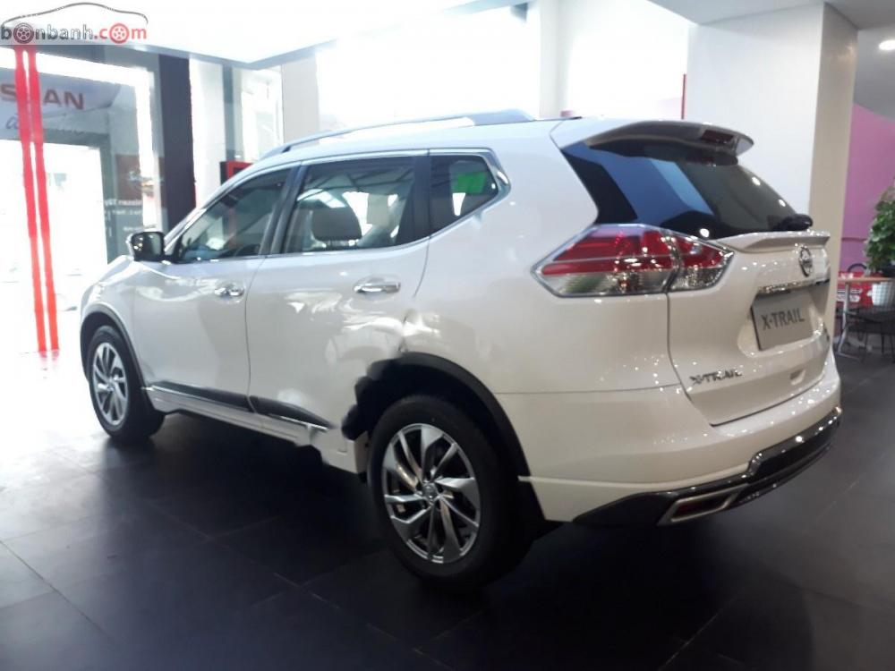 Nissan X trail V Series 2.5 SV Luxury 4WD 2019 - Bán xe Nissan X trail V Series 2.5 SV Luxury 4WD đời 2019, màu trắng, giá tốt