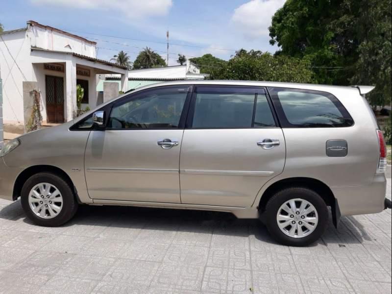 Toyota Innova  V 2011 - Cần bán Toyota Innova V Sx 2011 số tự động, xe 1 đời chủ sử dụng