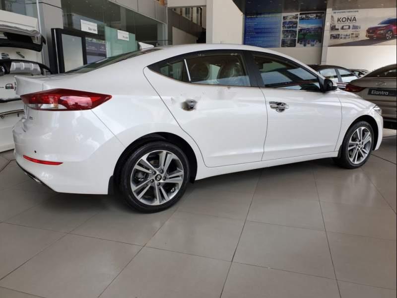 Hyundai Elantra  2.0AT 2019 - Bán Hyundai Elantra 2.0AT 2019, phiên bản Sedan hạng C sang trọng nhưng tiết kiệm nhiên liệu