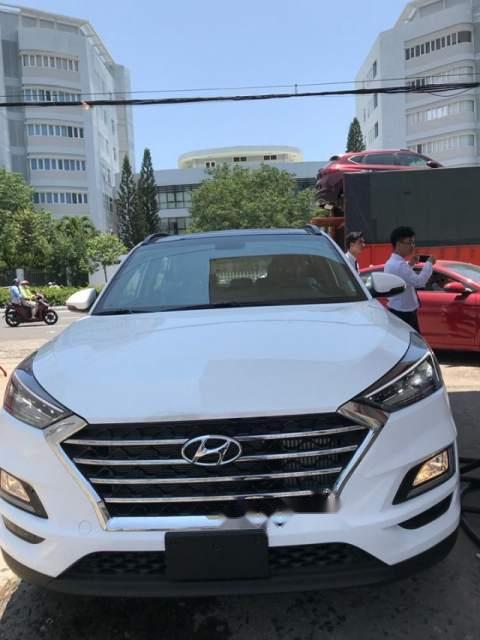 Hyundai Tucson 2019 - Bán Hyundai Tucson năm 2019, màu trắng. Xe mới 100%