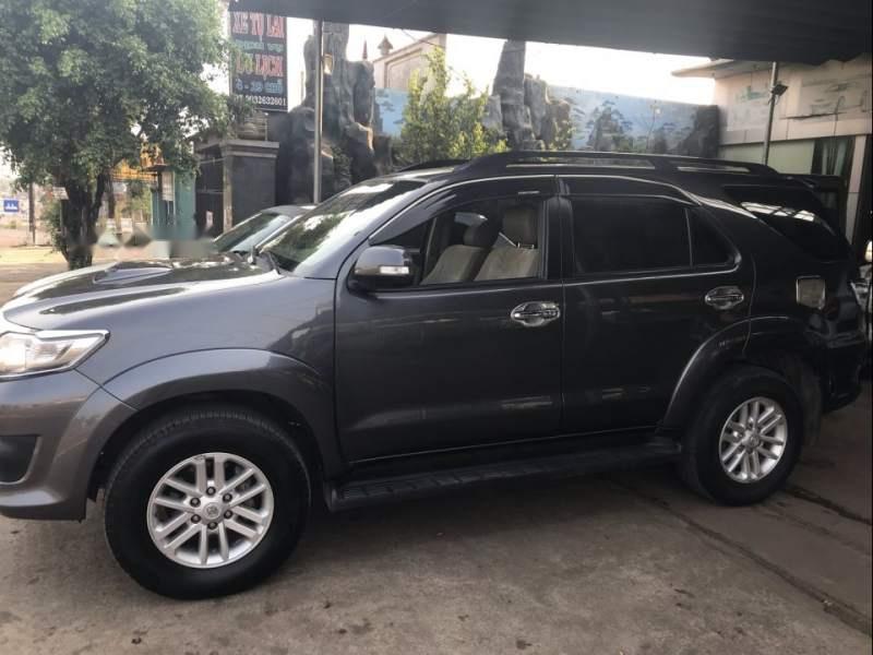 Toyota Fortuner G 2013 - Cần bán xe Toyota Fortuner G sản xuất 2013, màu xám số sàn, giá 785tr