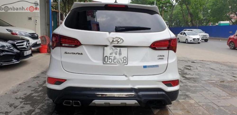 Hyundai Santa Fe 2.2L 4WD 2016 - Cần bán lại xe Hyundai Santa Fe 2.2L 4WD đời 2016, màu bạc như mới