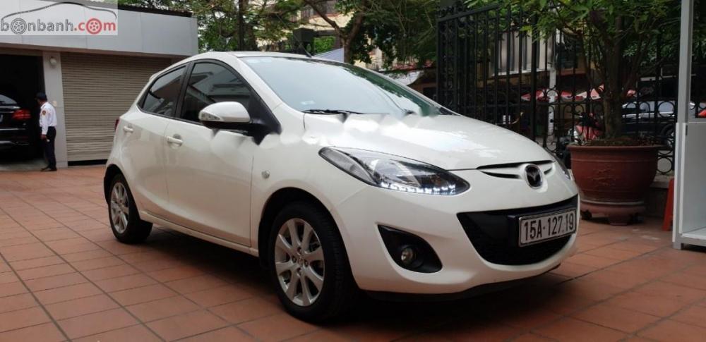 Mazda 2   2014 - Cần bán Mazda 2 năm sản xuất 2014, màu trắng, nhập khẩu