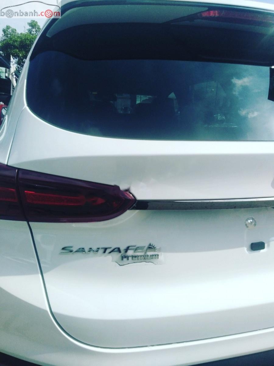 Hyundai Santa Fe Premium 2.2L HTRAC 2019 - Bán ô tô Hyundai Santa Fe Premium 2.2L HTRAC sản xuất 2019, màu trắng