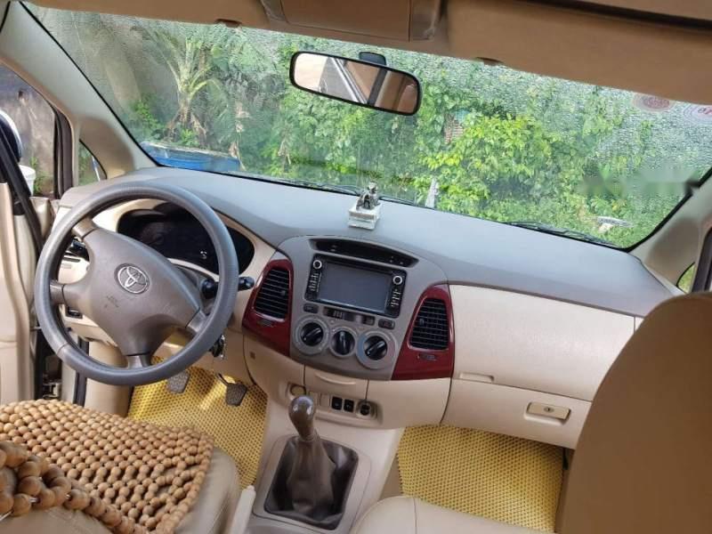 Toyota Innova   2006 - Cần bán Toyota Innova đời 2006, xe đẹp từ thân vỏ tới nội thất