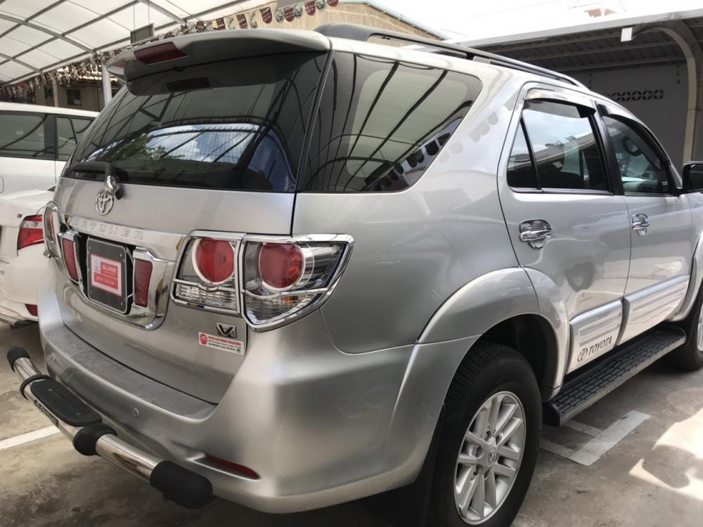 Toyota Fortuner 2.7V (4x2) AT 2013 - Bán Toyota Fortuner 2.7V (4x2) AT đời 2013, màu bạc, số tự động 