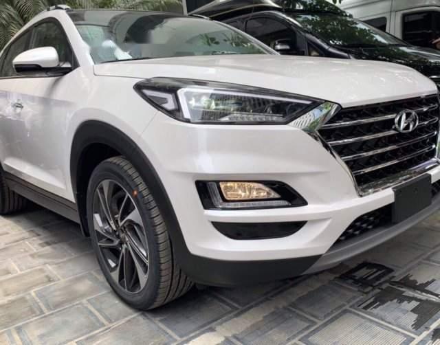 Hyundai Tucson 2.0 AT TC 2019 - Cần bán xe Hyundai Tucson 2.0 AT TC 2019, màu trắng