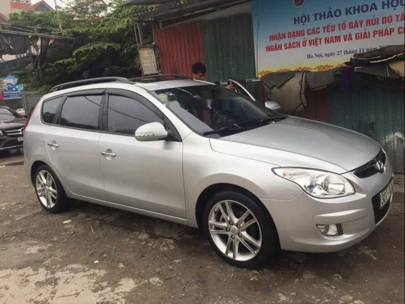 Hyundai i30   CW  AT   2009 - Cần bán xe Hyundai i30 CW  AT 2009, màu bạc, nhập khẩu nguyên chiếc xe gia đình 