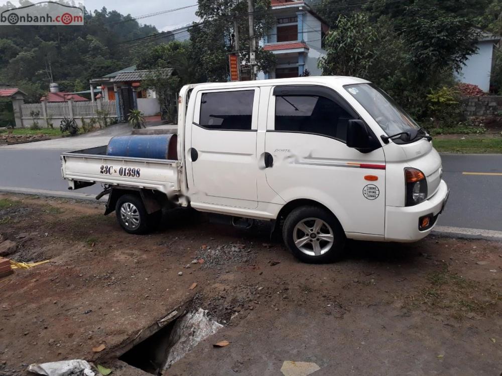 Hyundai H 100    2012 - Cần bán gấp Hyundai H 100 năm sản xuất 2012, màu trắng, nhập khẩu nguyên chiếc 