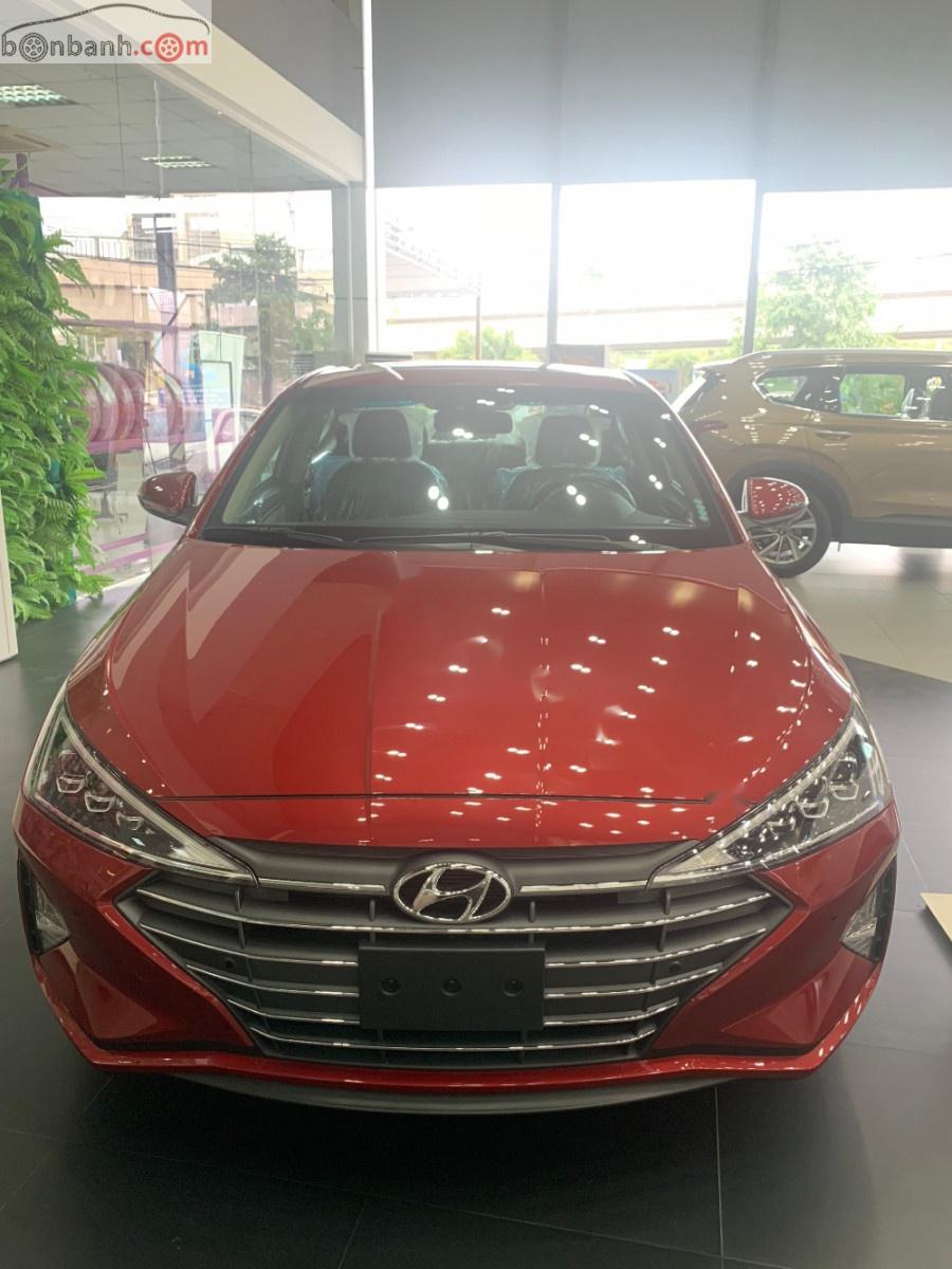 Hyundai Elantra 2.0 AT 2019 - Cần bán xe Hyundai Elantra 2.0 AT đời 2019, màu đỏ, giá chỉ 700 triệu