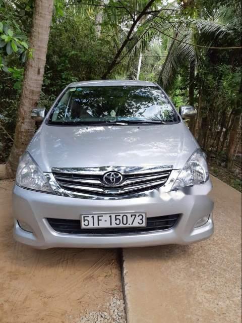 Toyota Innova   2008 - Bán Toyota Innova đời 2008, màu bạc, xe nhập, giá 268tr