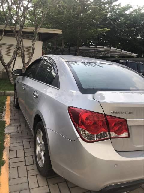 Chevrolet Cruze LTZ  2011 - Bán Chevrolet Cruze LTZ đời 2011, màu bạc xe gia đình, giá chỉ 342 triệu