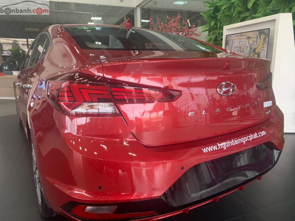 Hyundai Elantra 2.0 AT 2019 - Cần bán xe Hyundai Elantra 2.0 AT đời 2019, màu đỏ, giá chỉ 700 triệu