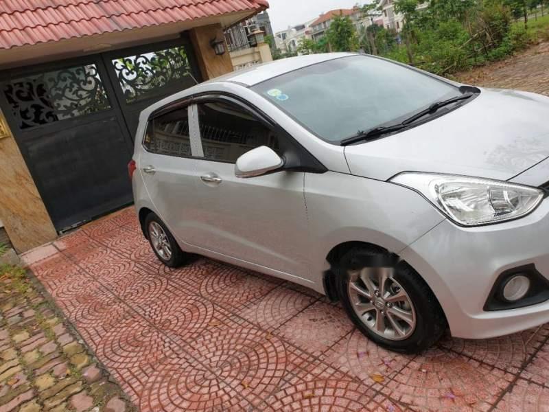 Hyundai Grand i10  MT 2016 - Bán Hyundai Grand i10 MT 2016, màu bạc, xe nhập, nội thất tươi mới