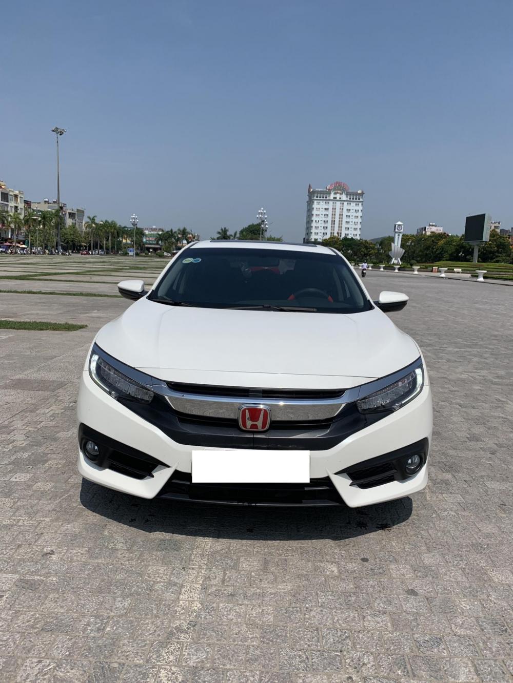 Honda Civic 1.5L Vtec Turbo 2017 - Cần bán xe Honda Civic 1.5L Vtec Turbo năm 2017, màu trắng, xe nhập, giá 845tr