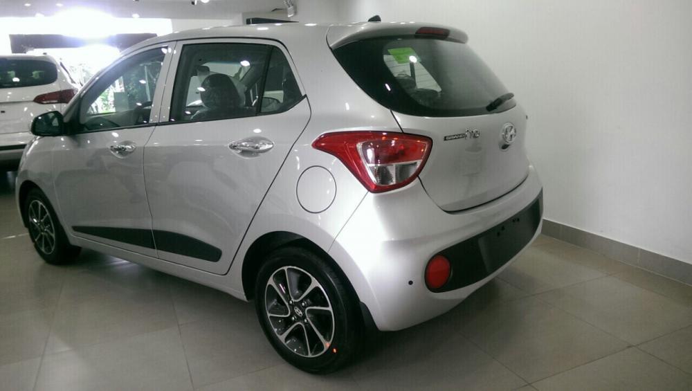 Hyundai Grand i10 1.2 AT 2019 - Hyundai Grand I10 1.2 AT bạc giao ngay, hỗ trợ đăng ký Grab, tặng bộ phụ kiện cao cấp. LH: 0903175312