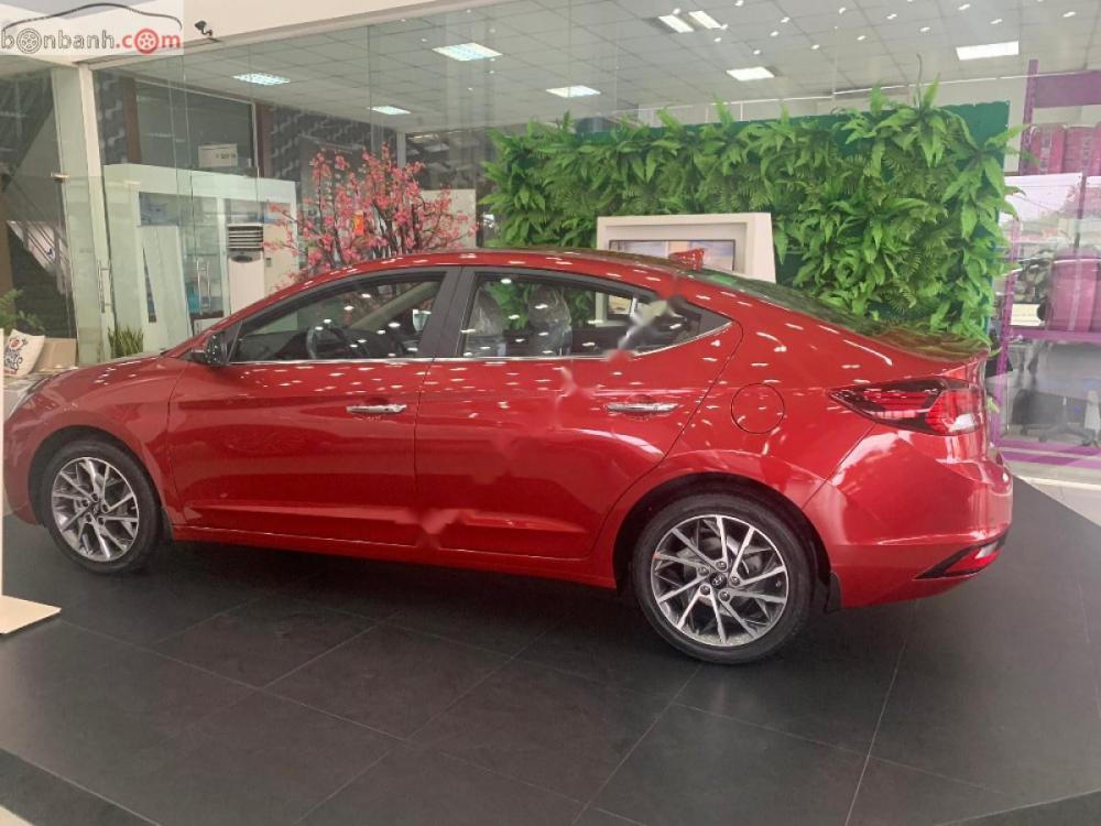 Hyundai Elantra 2.0 AT 2019 - Cần bán xe Hyundai Elantra 2.0 AT đời 2019, màu đỏ, giá chỉ 700 triệu