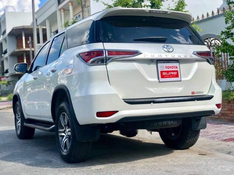 Toyota Fortuner 2017 - Cần bán gấp Toyota Fortuner năm sản xuất 2017, màu trắng, nhập khẩu  