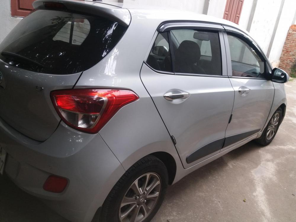 Hyundai Grand i10 1.2 AT 2015 - Bán ô tô Hyundai Grand i10 đời 2015, bản 1.2 STĐ, màu bạc, giá 363 triệu