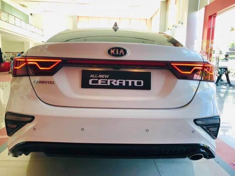 Kia Cerato    2019 - Bán ô tô Kia Cerato sản xuất 2019, màu trắng, giá 559tr