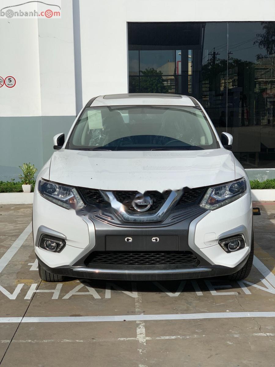 Nissan X trail V 2.5 SV Luxury 4WD 2018 - Cần bán xe Nissan X trail V 2.5 SV Luxury 4WD đời 2018, màu trắng